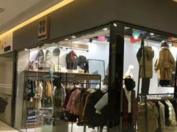 优仔优妹童装店铺展示