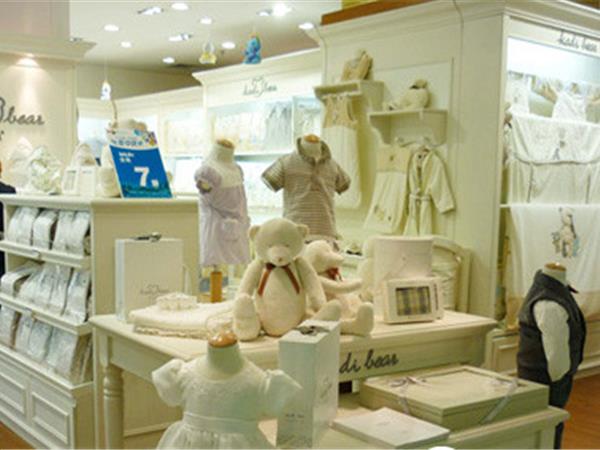 卡迪熊童装店铺展示