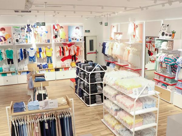 红豆童装店铺展示