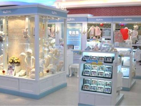 哥比兔童装店铺展示