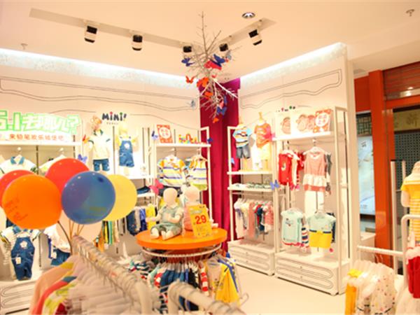 迷你铅笔童装店铺展示