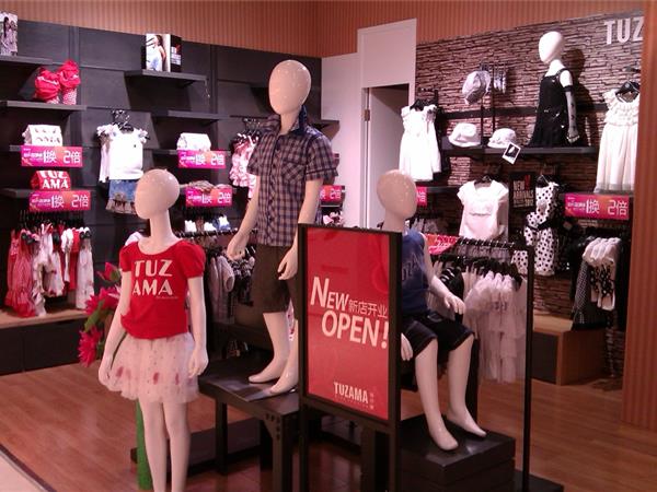 兔仔唛童装店铺展示