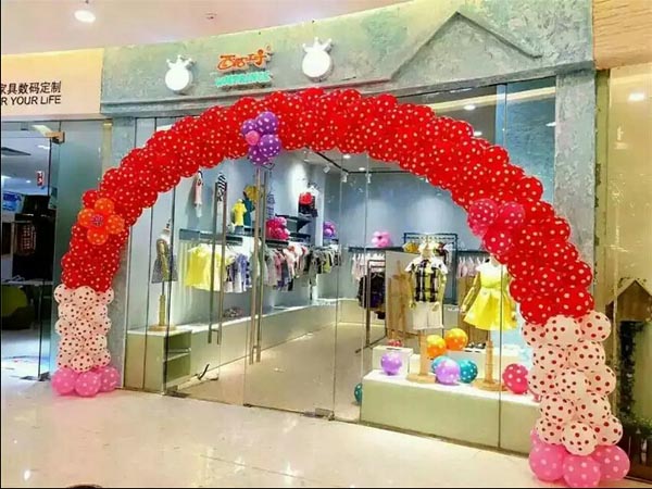 西瓜王子童装店铺展示