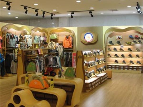 小骆驼童装店铺展示