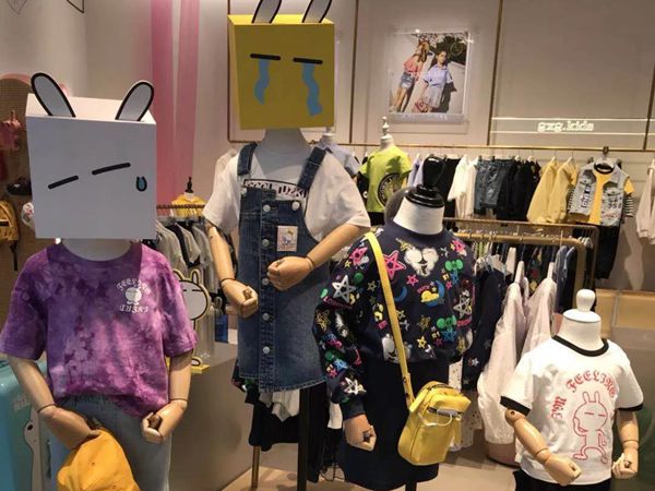 gxg童装店铺展示