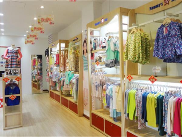 妈咪之星童装店铺展示