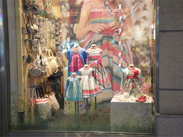 美亚展示童装店铺展示
