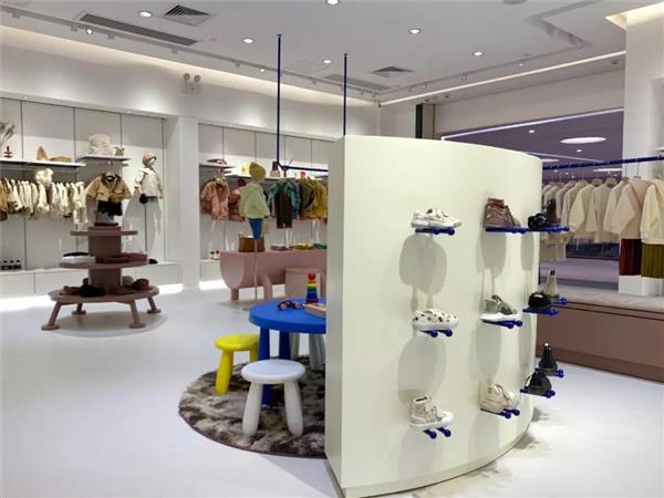 starroom童装店铺展示