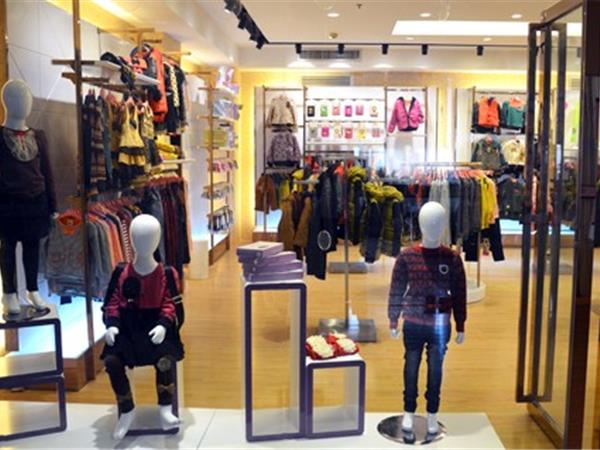 耶丽雅童装店铺展示
