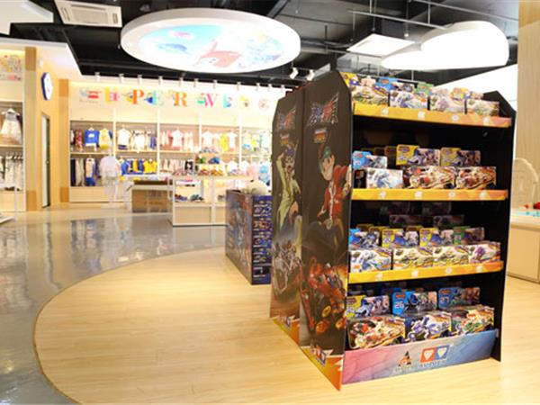 澳恬童装店铺展示