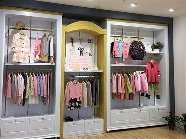 吉象贝儿童装店铺展示