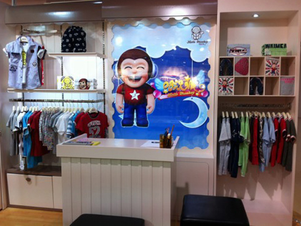 哈乐猴童装店铺展示