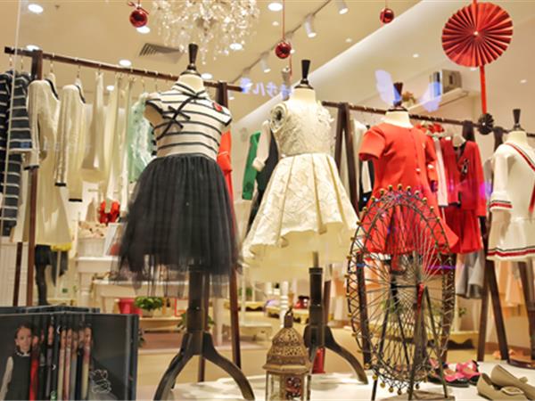 贵族童话童装店铺展示