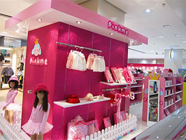 粉美儿童装店铺展示