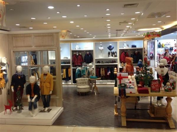 O1T童装店铺展示