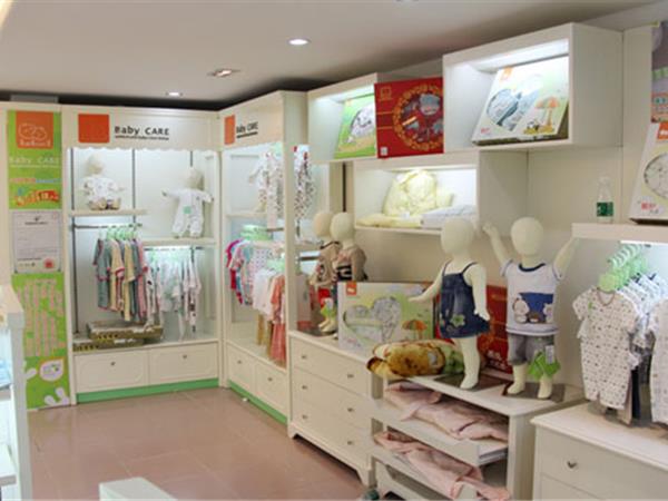 蓓宝童装店铺展示
