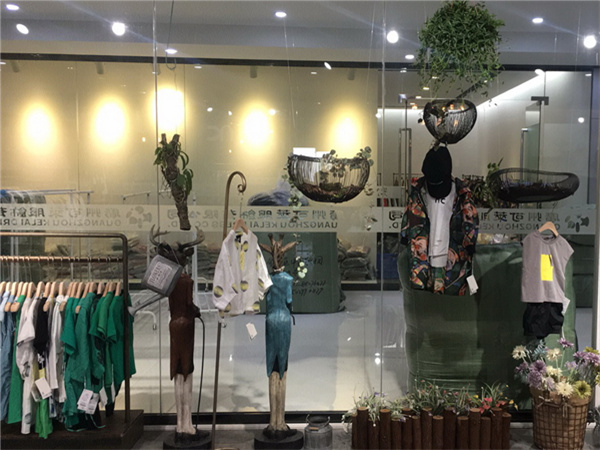 爱蕾尔童装店铺展示
