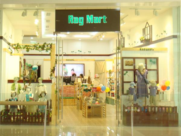 爱佳乐童装店铺展示