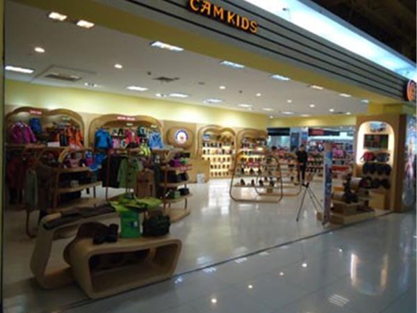 小骆驼童装店铺展示
