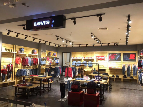 李维斯童装店铺展示