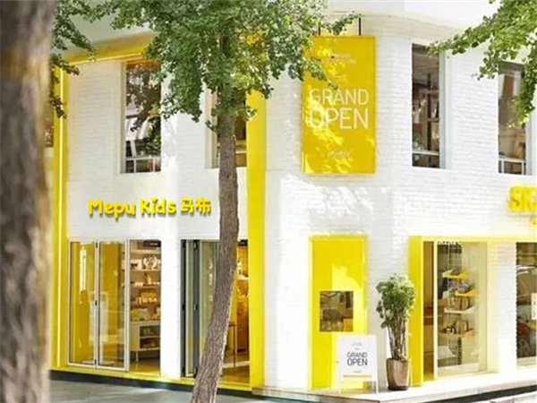 马布童装店铺展示