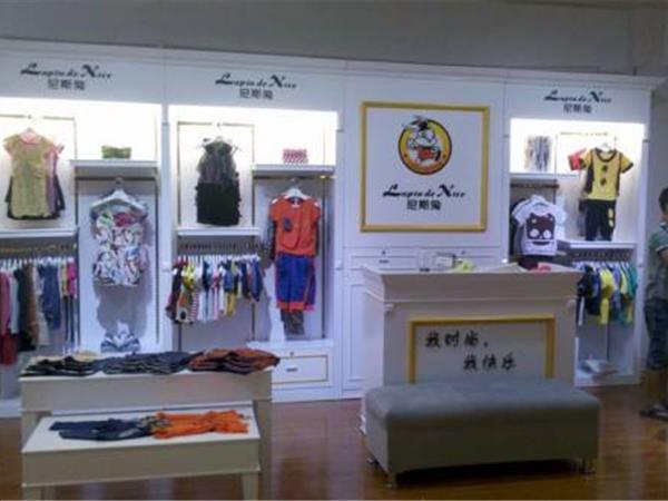 尼斯兔童装店铺展示