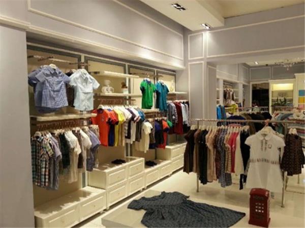 邦尼熊童装店铺展示