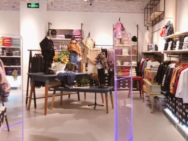咔哇咿童装店铺展示