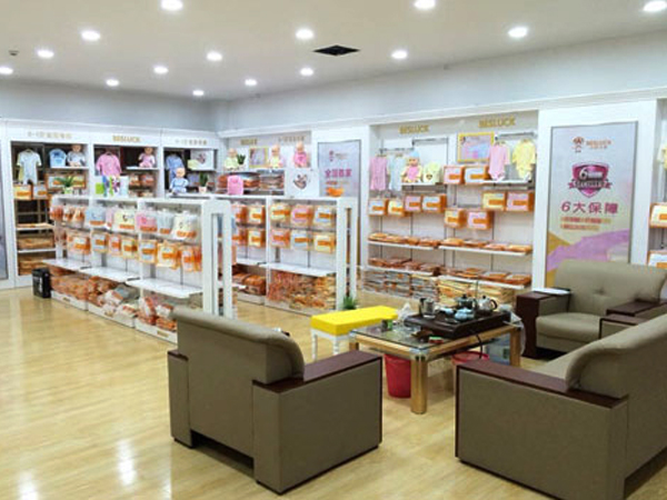 贝斯兰琪童装店铺展示