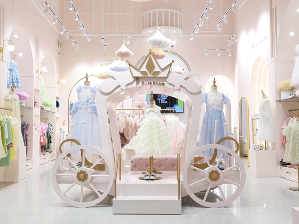 蓬纱馆童装店铺展示 蓬纱馆童装店铺展示