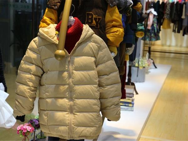 童衣汇童装店铺展示