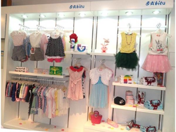 巴比兔童装店铺展示