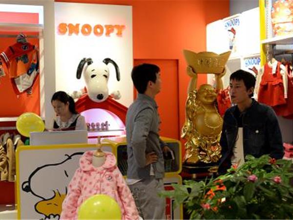 史努比童装店铺展示