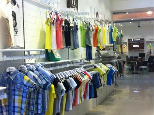 唛兜儿童装店铺展示