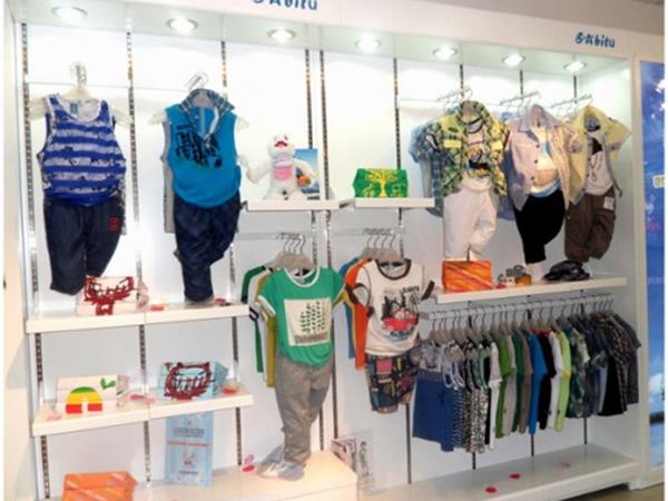 巴比兔童装店铺展示