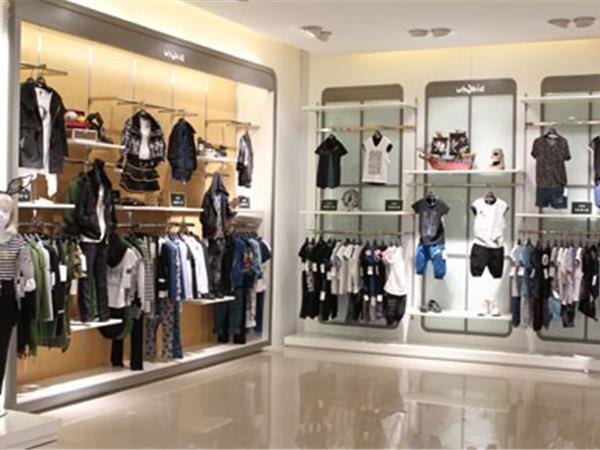 外奇童装店铺展示