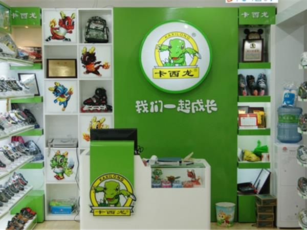 卡西龙童装店铺展示