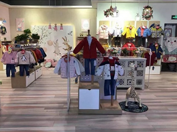 优子壹家童装店铺展示