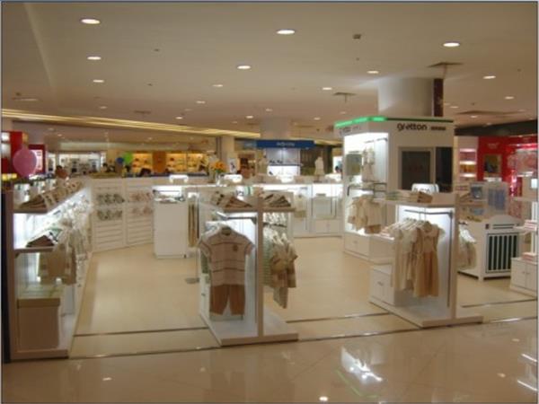 绿典彩棉童装店铺展示
