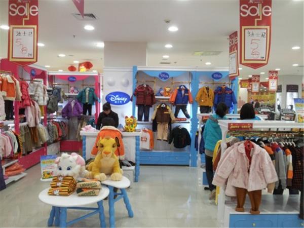 迪士尼童装店铺展示