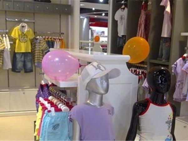 莱迪尚童装店铺展示