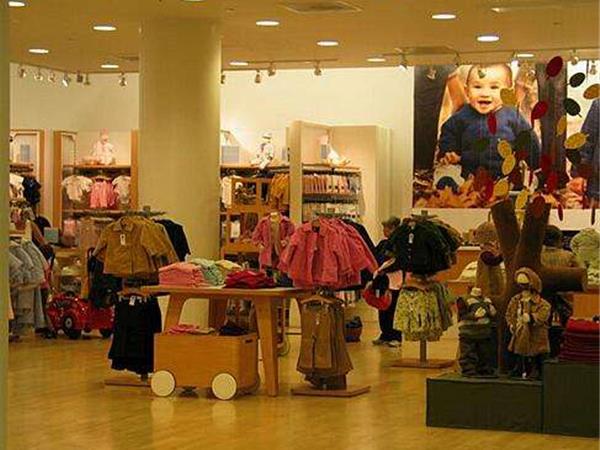 三毛童装店铺展示