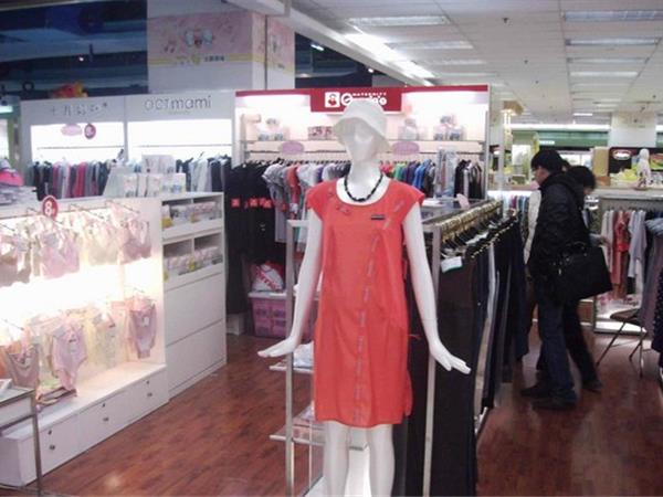 奇妮童装店铺展示