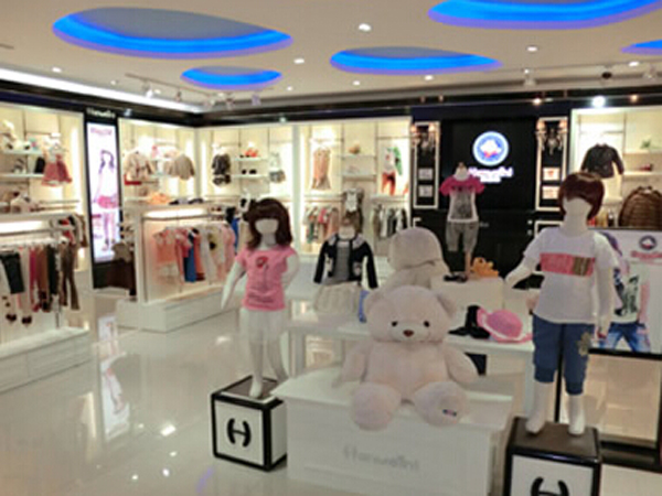韩维妮童装店铺展示