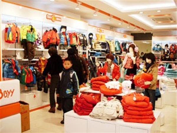 贝贝依依童装店铺展示