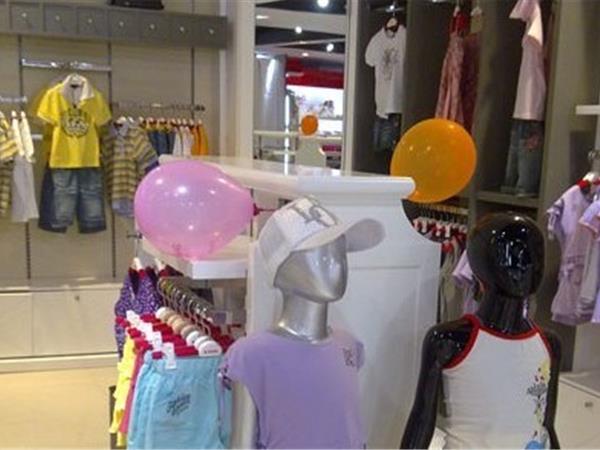 莱迪尚童装店铺展示