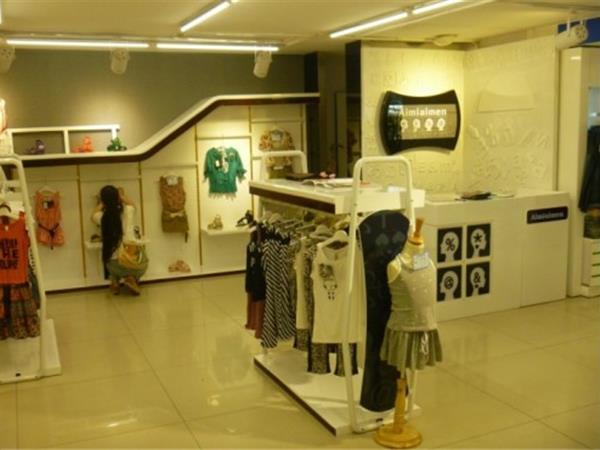 艾米艾门童装店铺展示