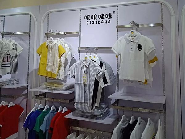 叽叽哇哇童装店铺展示