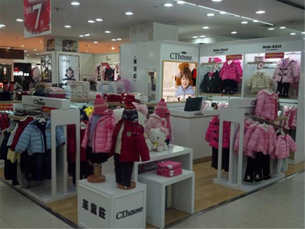 HELLO KITTY童装店铺展示