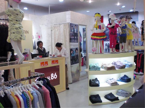 小天地童装店铺展示